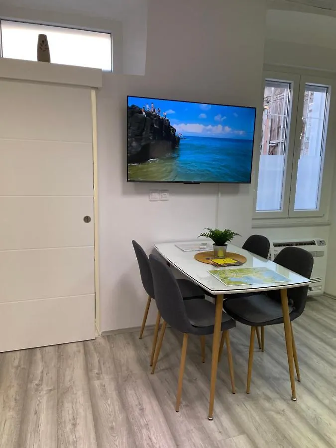 Apartment Studio Beauty In Centar Πούλα